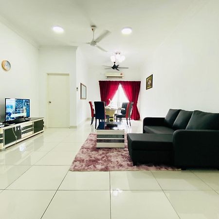 Cozy 1-10 Pax 4Qbeds 2Sbeds Shah Alam Sec7, I-City Экстерьер фото